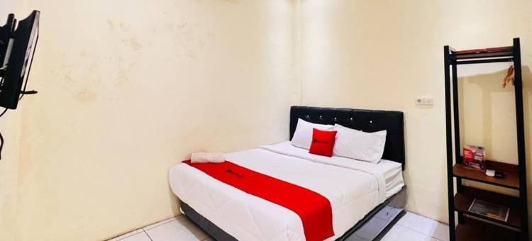 OYO 90299转角旅馆(RedDoorz Syariah Near Alun Alun Sidoarjo)图片