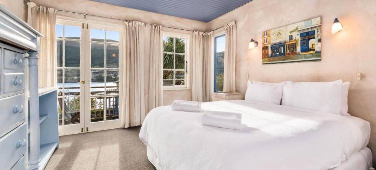 Sunny Lakeview Villa图片