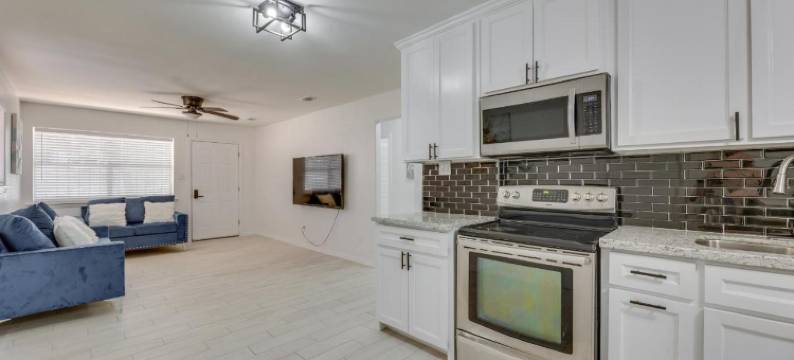 爱丁堡的现代化家庭，只需走半英里就能到达Utrgv！(Modern Home in Edinburg Half-Mi Walk to Utrgv!)图片