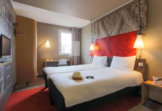 ibis Albi Hotel Overview