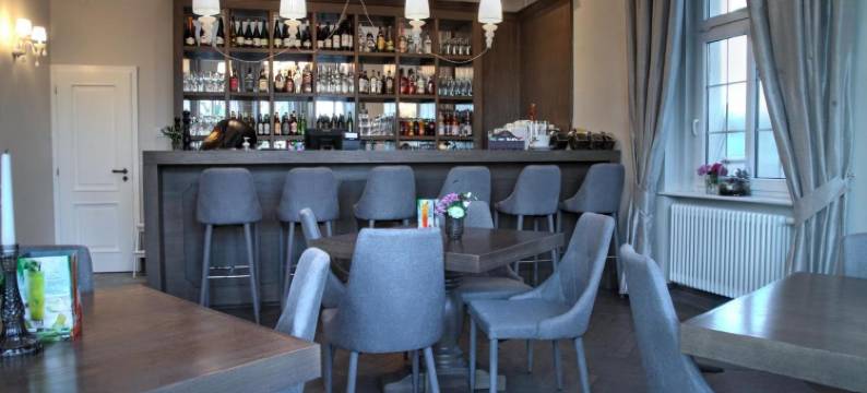 Pałac w Bądzowie图片