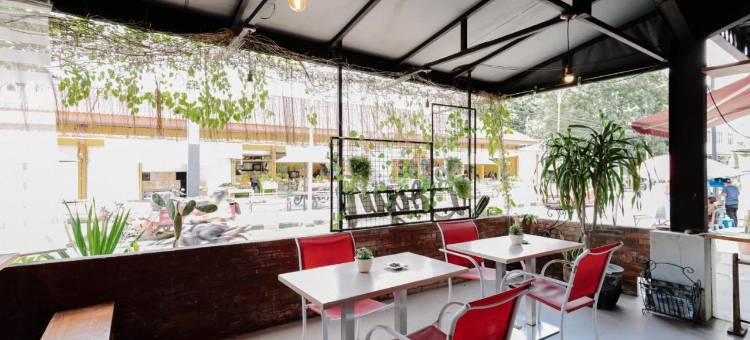 阿伦阿伦马迪恩附近的红多兹(RedDoorz Near Alun Alun Madiun)图片