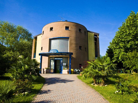 伊尔卡内托酒店