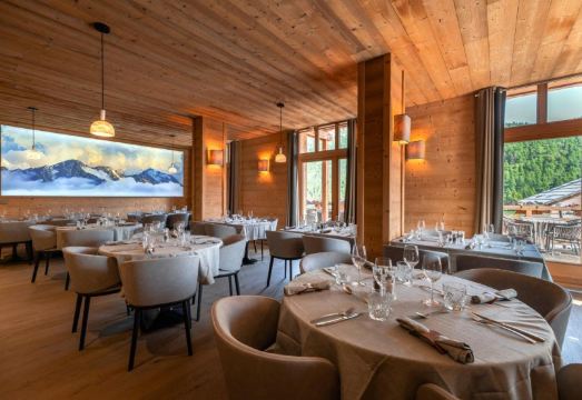 Le Chalet Blanc Hôtel & SpaHotel Overview