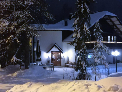 克罗宁的招待所早餐和床