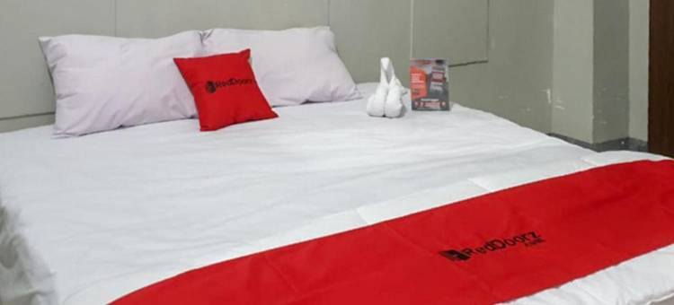 红多兹@马穆朱雅基酒店(RedDoorz @ Hotel Yaki Mamuju)图片