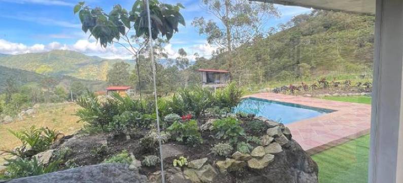 圣海伦娜伊斯卡拉(Santa Helena Iscala)图片