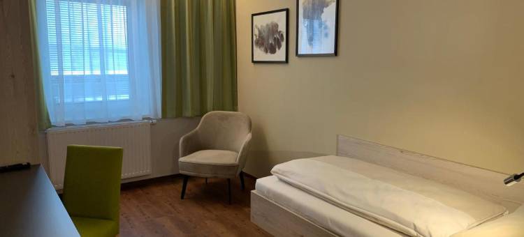 Wild & Bolz EMotel图片