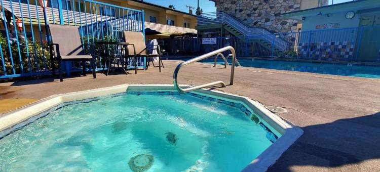 阿纳海姆公园品质套房酒店(Quality Inn & Suites Anaheim at the Park)图片