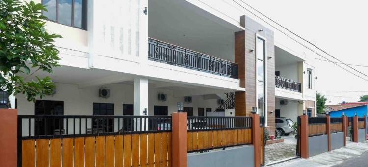 红多兹酒店-近蒂尔托纳迪2号航站楼(RedDoorz Near Terminal Tirtonadi 2)图片