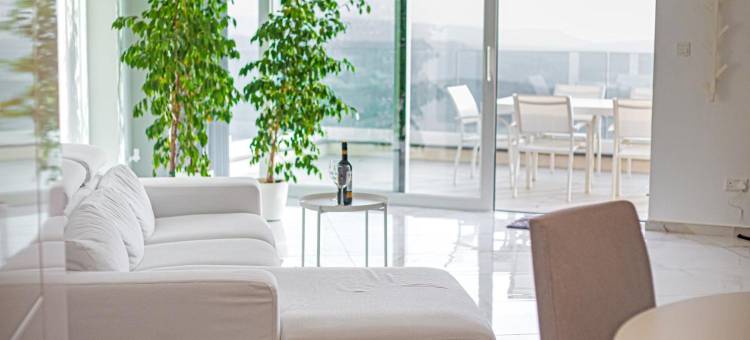 A52 - Apartment with Sea and Country Views图片