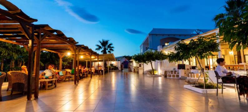 阳光海滩林多斯酒店(Sun Beach Lindos)图片