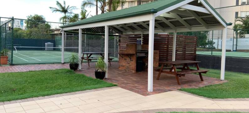 泰罗纳酒店(Burleigh Gardens)图片