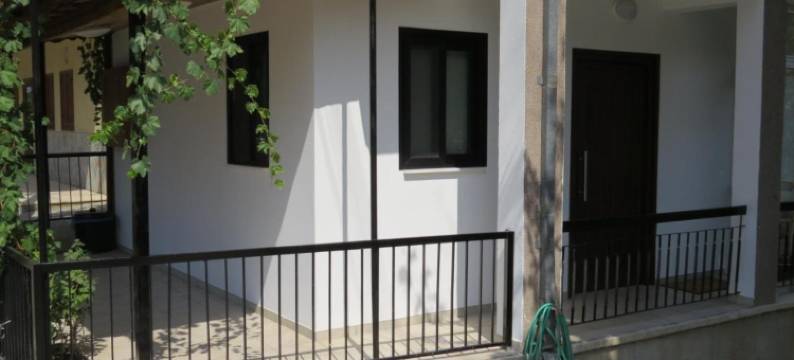 河公寓(River Apartments)图片