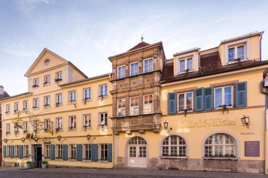 希尔施罗腾堡高登纳历史酒店(Historik Hotel Goldener Hirsch Rothenburg)