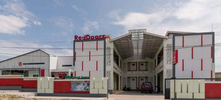 红多兹酒店-近楠榜ITERA哥打巴鲁收费站出口(RedDoorz Near Exit Tol Kotabaru Itera Lampung)图片
