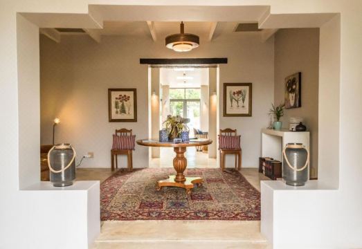 White Water Farm Hotel Overview