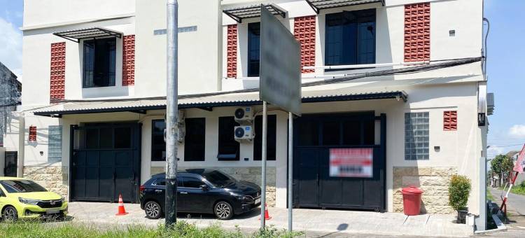 Modern Stay Near Roxy Mall Jember RedPartner图片