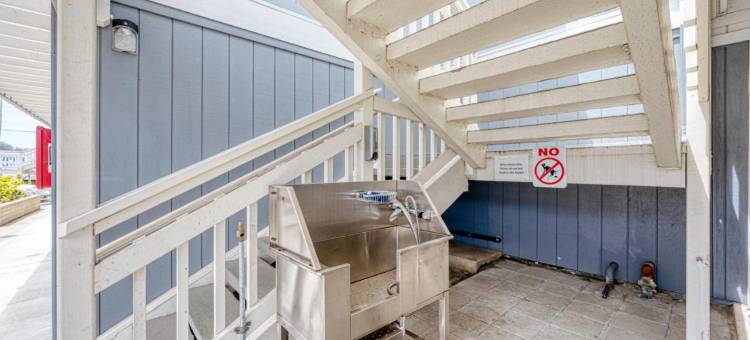 莫罗贝海港屋酒店(Harbor House Inn)图片