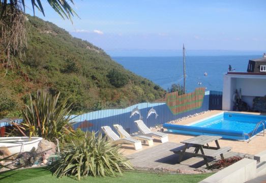 Undercliff Guest House Hotel Overview