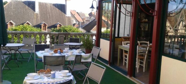 图赫勒贝弗洛伊酒店(Logis Hotel la Tourelle du Beffroi)图片