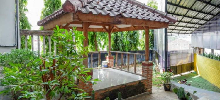 RedDoorz清真酒店靠近三宝洞2号(RedDoorz Syariah Near Kawasan Sam Poo Kong 2)图片