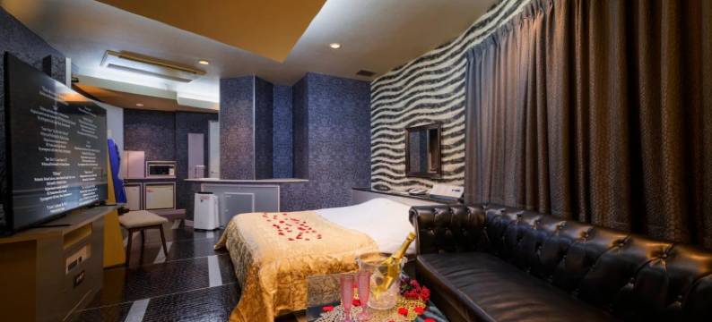 快乐亲吻酒店 - 限成人(Happy Kiss (Adult Only))图片