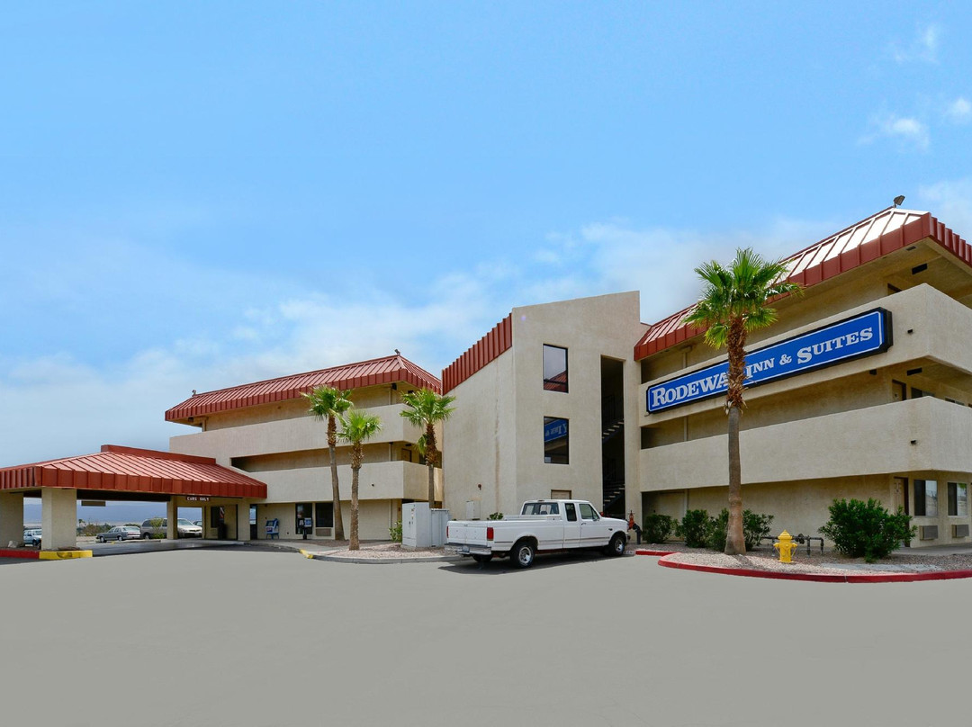 尼德尔斯酒店住宿-Rodeway Inn & Suites