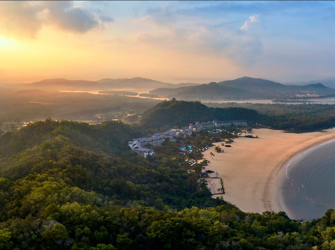 香格里拉莎利雅度假酒店主图