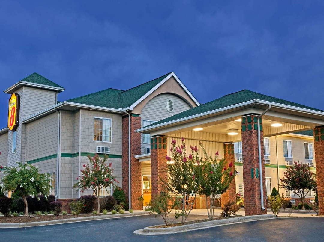 Super 8 by Wyndham Salisbury主图