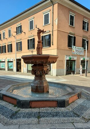 Fontana del Magnabagaj景点图片