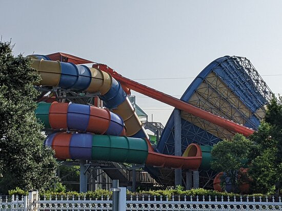 Six Flags Hurricane Harbor Splashtown-斯普林必去景点