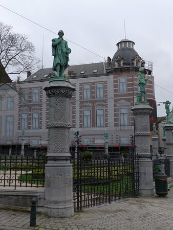Square du Petit Sablon-布鲁塞尔必去景点