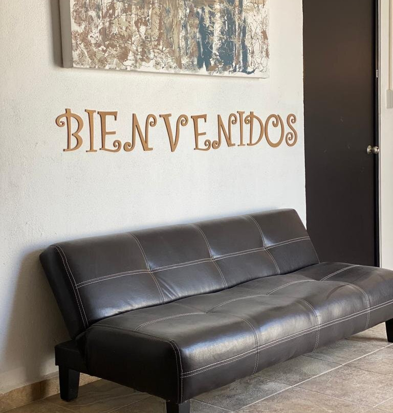 Sabinas Hidalgo酒店住宿-Suites Apodaca