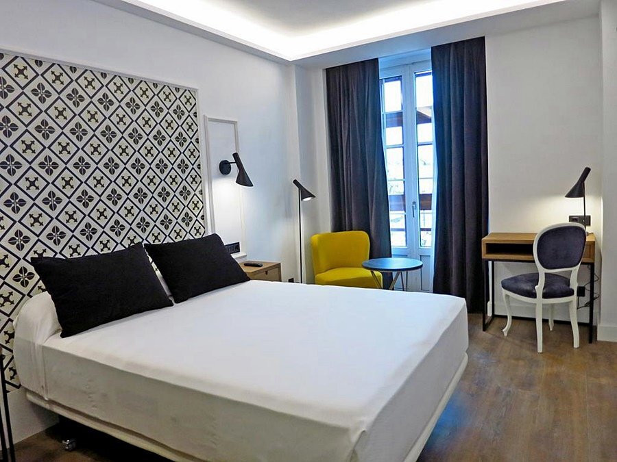 Hotel Colon Plaza主图