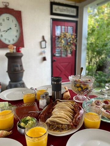 The Old Liberty Schoolhouse主图