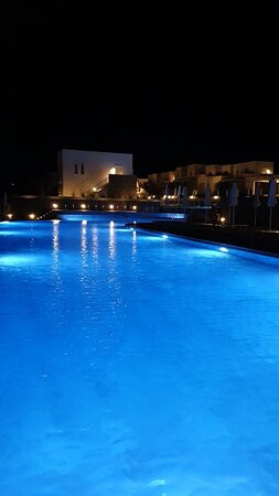 Summer Senses Luxury Resort主图
