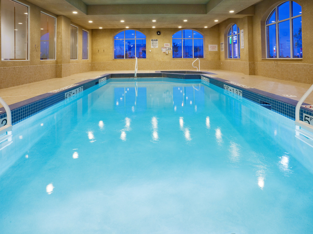 Holiday Inn Express & Suites Clarington - Bowmanville by IHG主图