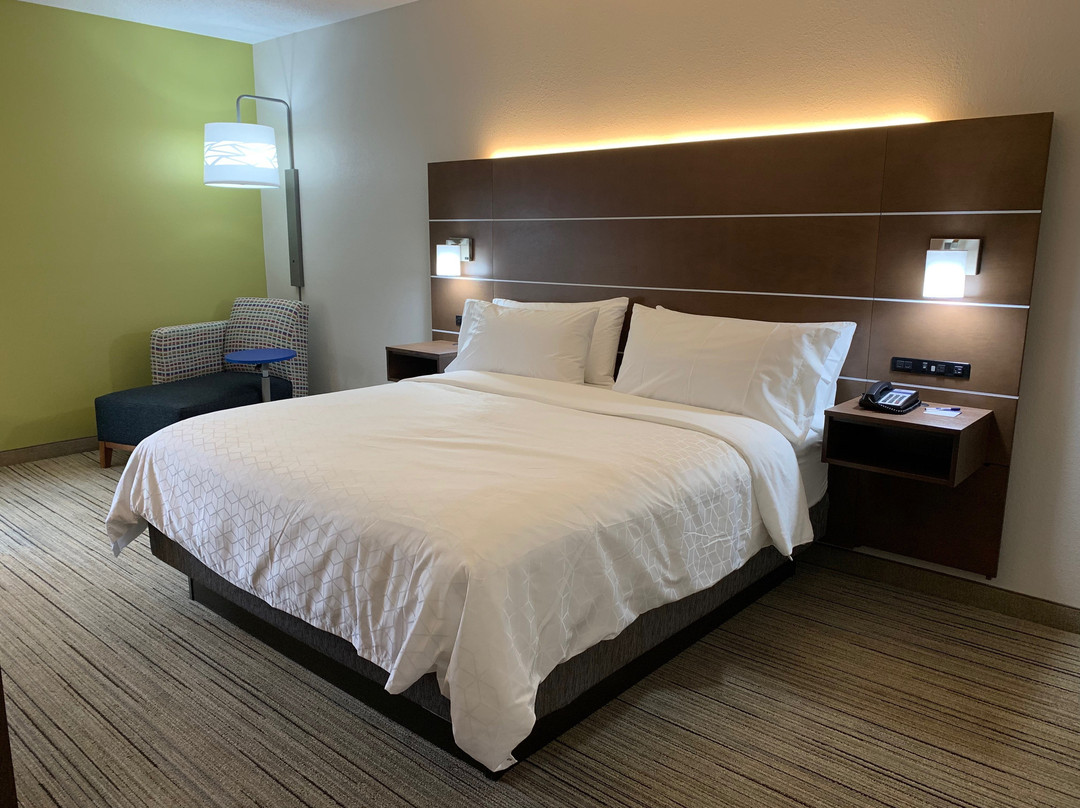 Holiday Inn Express Hillsborough (durham Area) By IHG主图