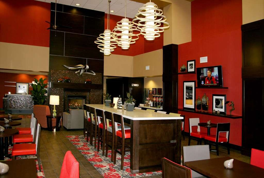 盐湖城大学岳麓大道汉普顿套房酒店主图