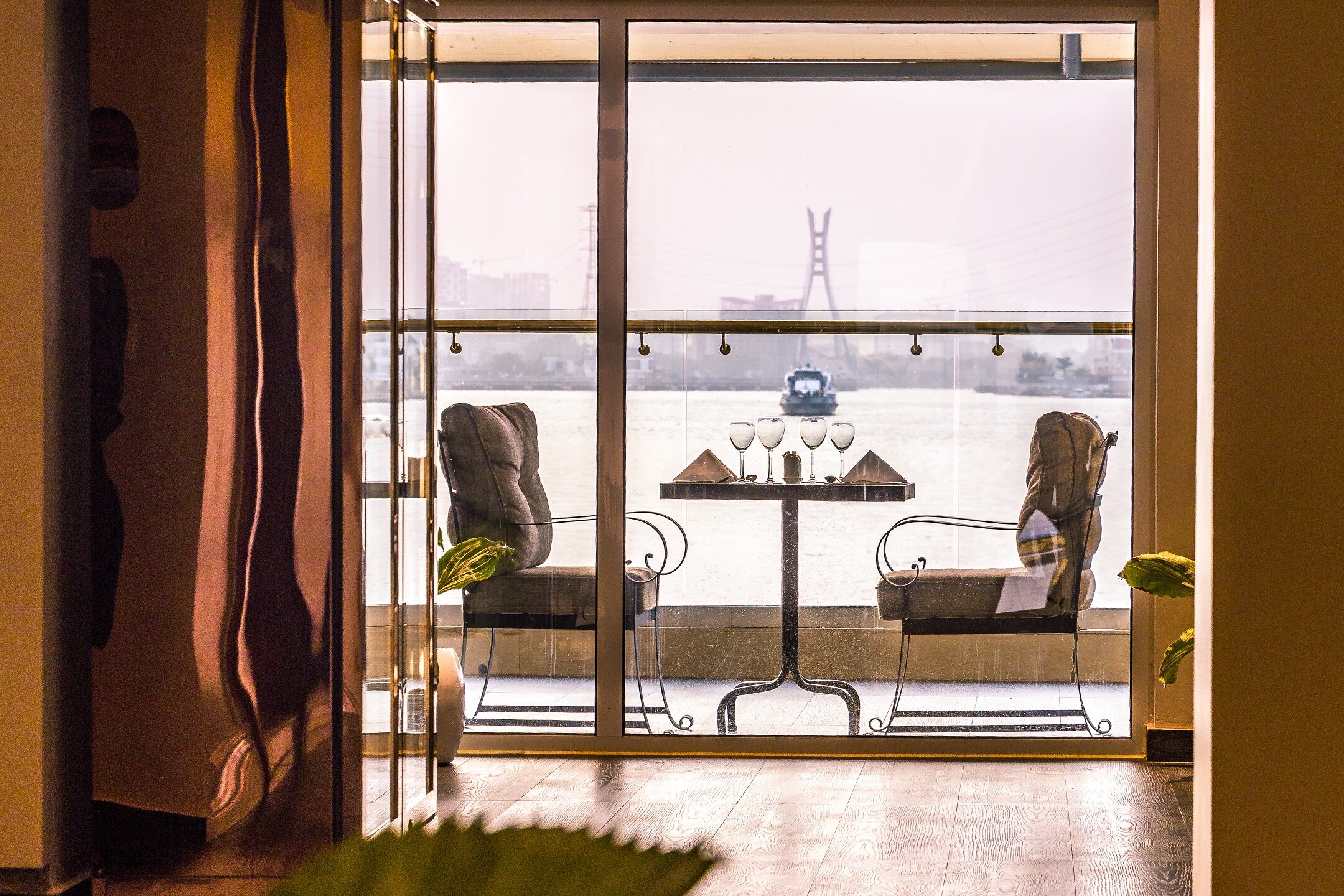 The Yacht Hotel-官方