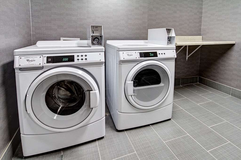 Hampton Inn & Suites Ada主图