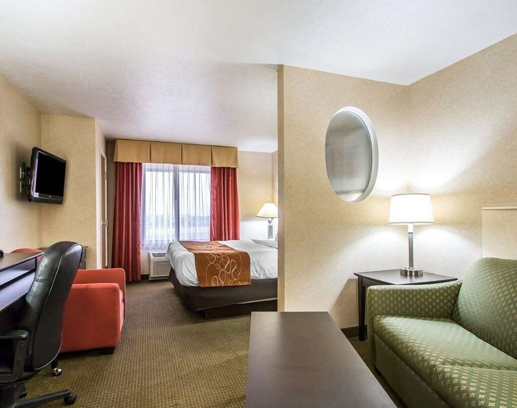 Comfort Suites Merrillville Near US 30主图