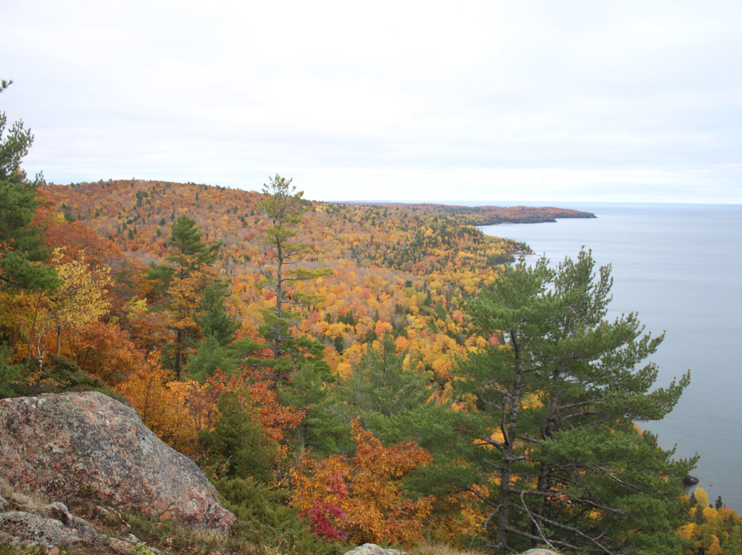 Bare Bluff-Lac La Belle必去景点