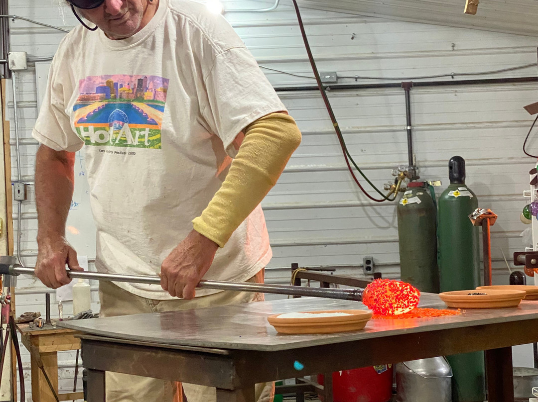 Bloom and Bark Glass Blowing Studio & Natural Farm-Keosauqua必去景点