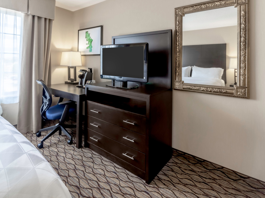 密尔沃基机场假日酒店主图