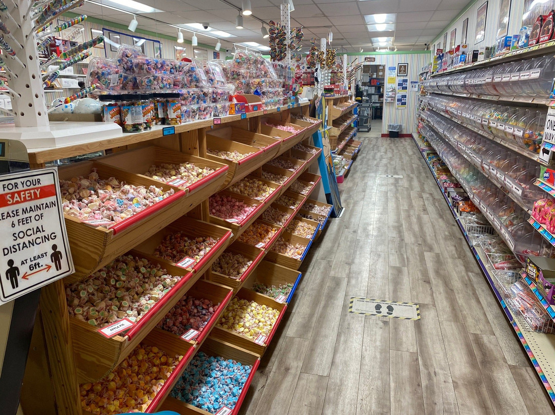 2 Kids Candy Store景点图片