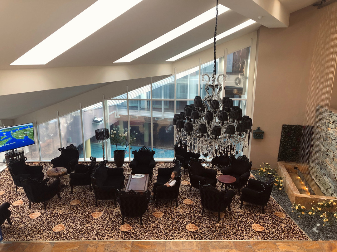 格兰德玫瑰SPA酒店主图