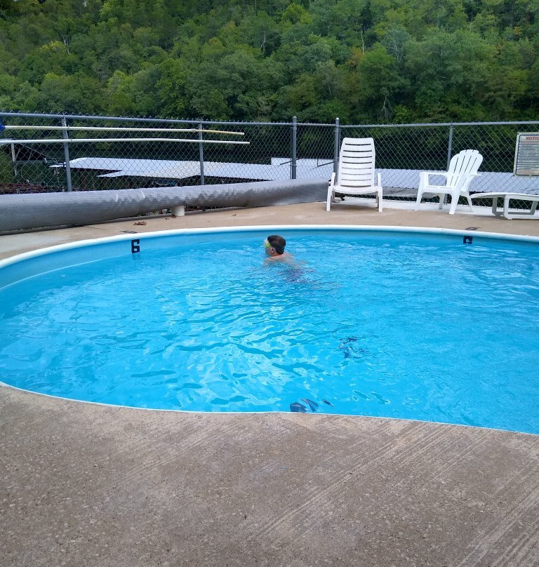 Ozark Trout Resort主图