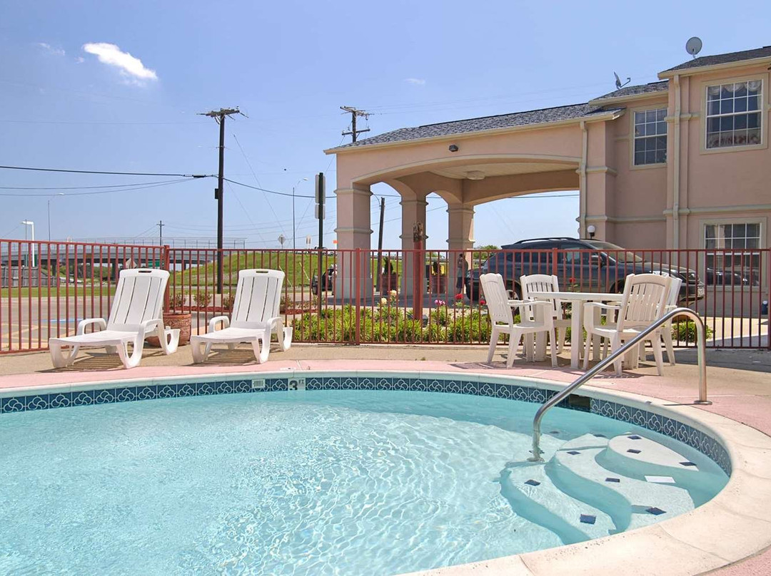 Super 8 by Wyndham Forney/East Dallas主图